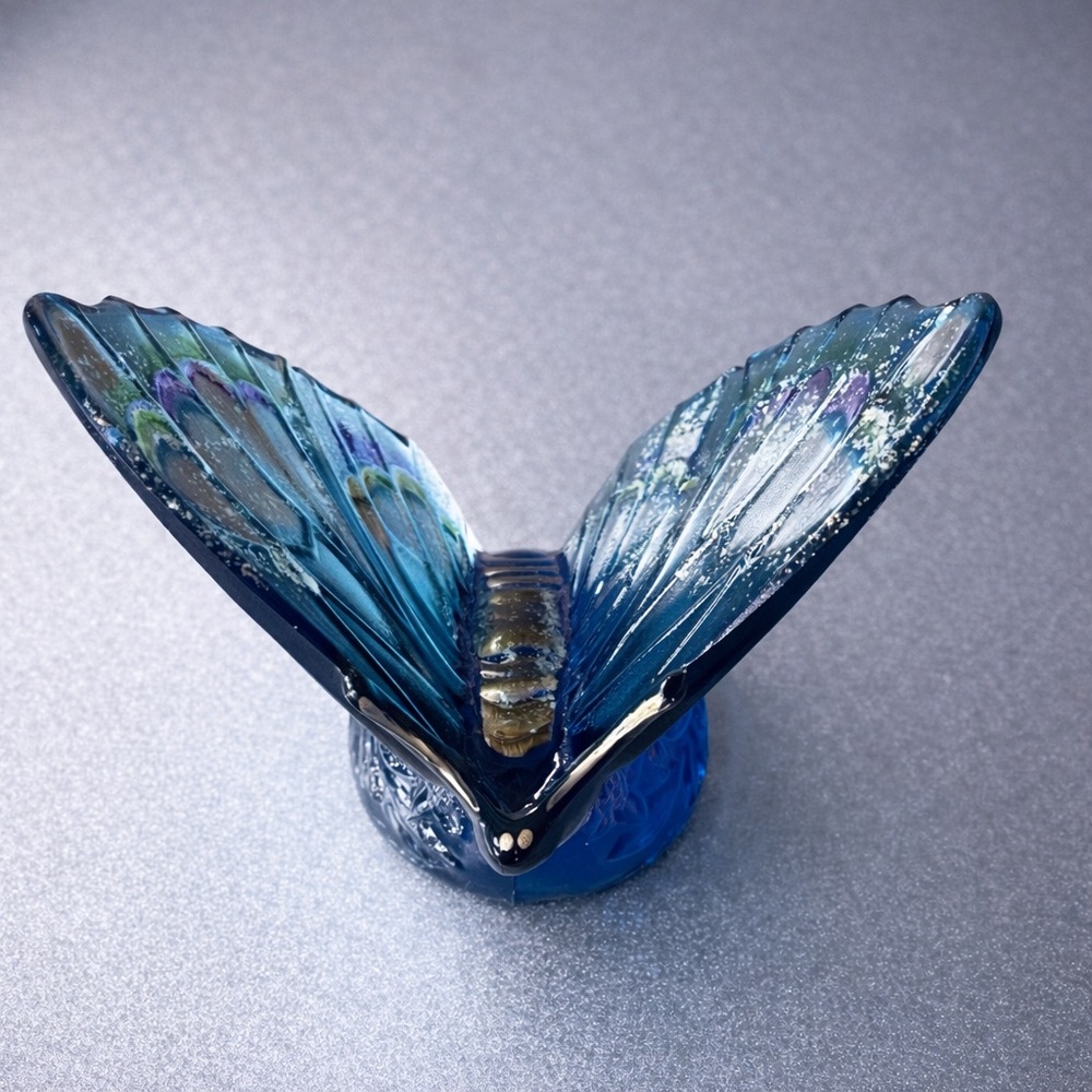 Fenton Blue Iridescent Butterfly Glass Figurine Signed B. McHenry Vtg Art Glass - Picture 8 of 9